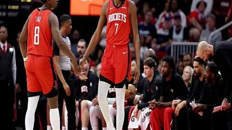 国安外援庆祝胜利：赛季之旅开启辉煌篇章